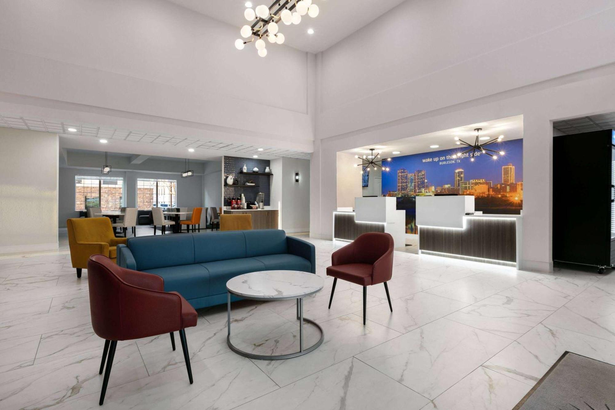 La Quinta Inn & Suites By Wyndham Ft Worth-Burleson Dış mekan fotoğraf
