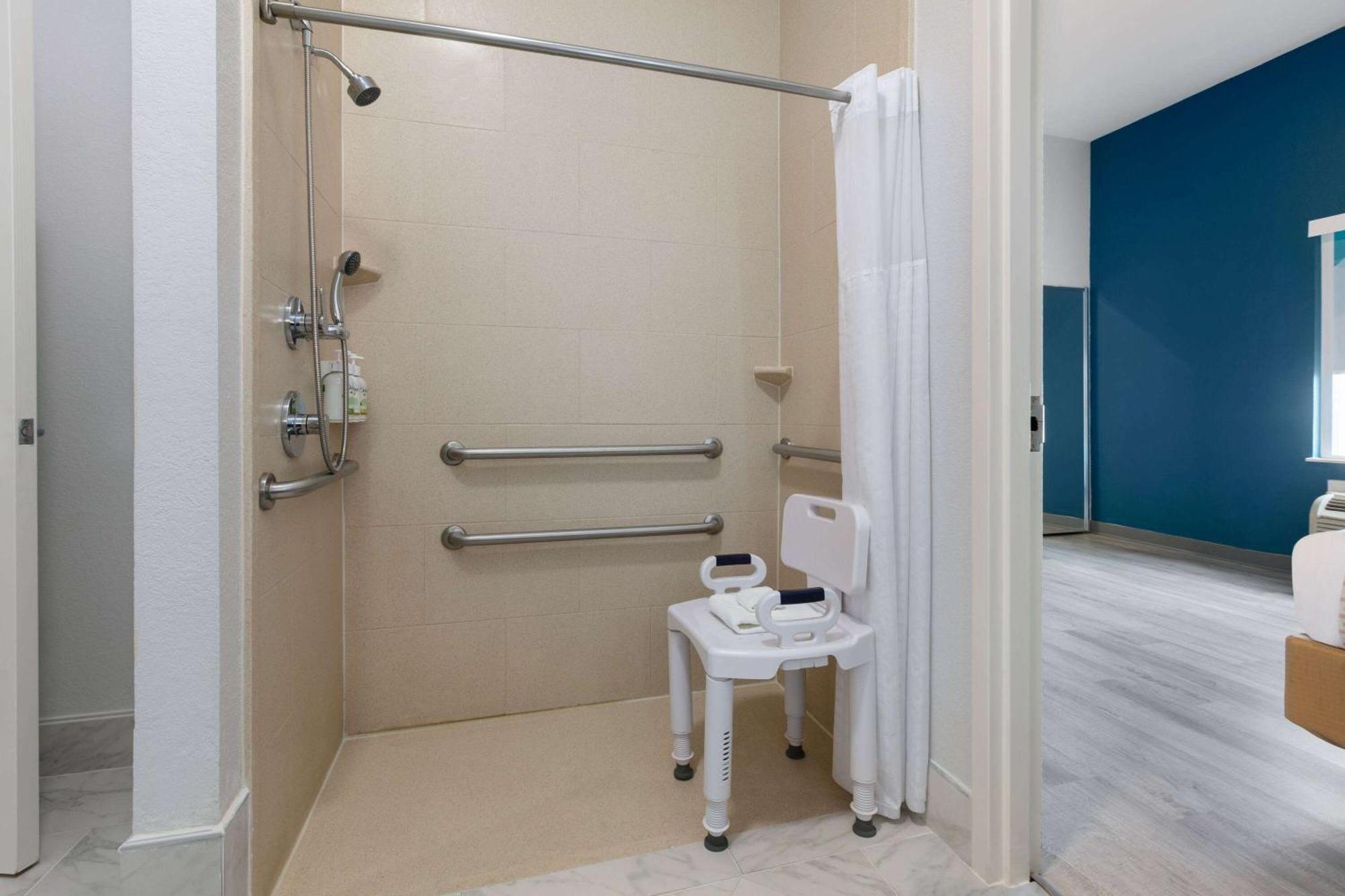 La Quinta Inn & Suites By Wyndham Ft Worth-Burleson Dış mekan fotoğraf